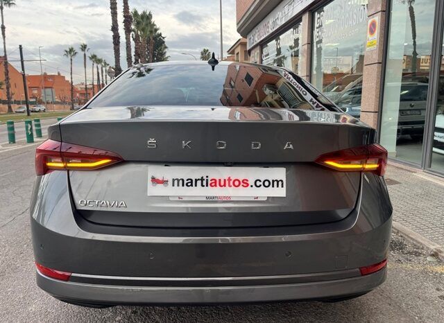 SKODA OCTAVIA AMBITION 2.0TDi 150CV AÑO 10-2022 lleno
