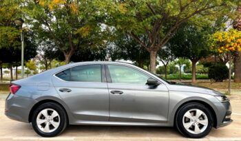 SKODA OCTAVIA AMBITION 2.0TDi 150CV AÑO 10-2022 lleno