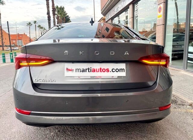 SKODA OCTAVIA AMBITION 2.0TDi 150CV AÑO 10-2022 lleno