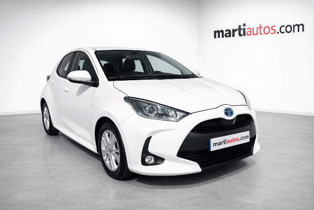 TOYOTA YARIS ACTIVE TECH 1.5 120H HYBRID MODELO 2022 lleno