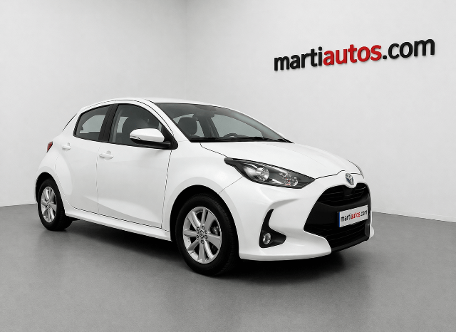 TOYOTA YARIS ACTIVE TECH 1.5 120H HYBRID MODELO 2022 lleno