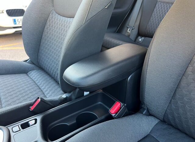 TOYOTA YARIS ACTIVE TECH 1.5 120H HYBRID MODELO 2022 lleno