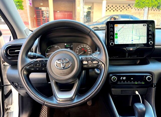TOYOTA YARIS ACTIVE TECH 1.5 120H HYBRID MODELO 2022 lleno