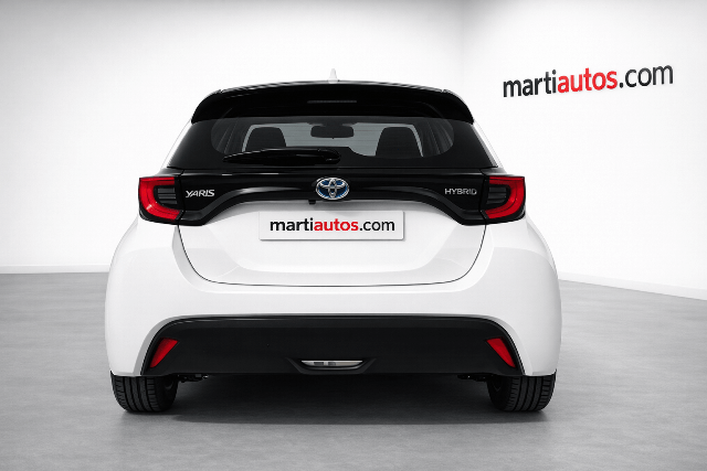 TOYOTA YARIS ACTIVE TECH 1.5 120H HYBRID MODELO 2022 lleno