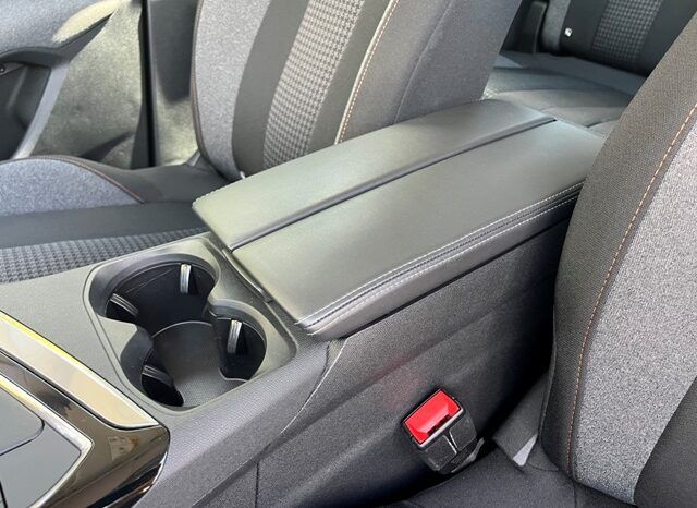 PEUGEOT 3008 ACTIVE PACK 1.5HDI 130CV MODELO 2022 lleno