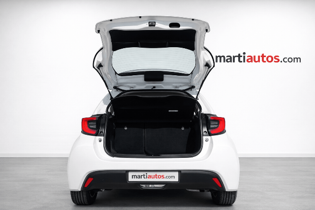 TOYOTA YARIS ACTIVE TECH 1.5 120H HYBRID MODELO 2022 lleno