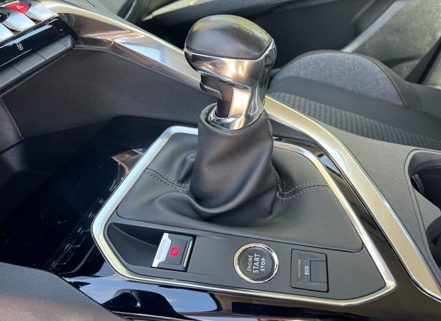 PEUGEOT 3008 ACTIVE PACK 1.5HDI 130CV MODELO 2022 lleno