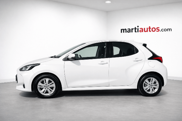 TOYOTA YARIS ACTIVE TECH 1.5 120H HYBRID MODELO 2022 lleno