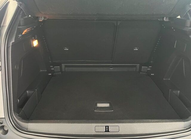 PEUGEOT 3008 ACTIVE PACK 1.5HDI 130CV MODELO 2022 lleno