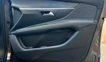 PEUGEOT 3008 ACTIVE PACK 1.5HDI 130CV MODELO 2022 lleno