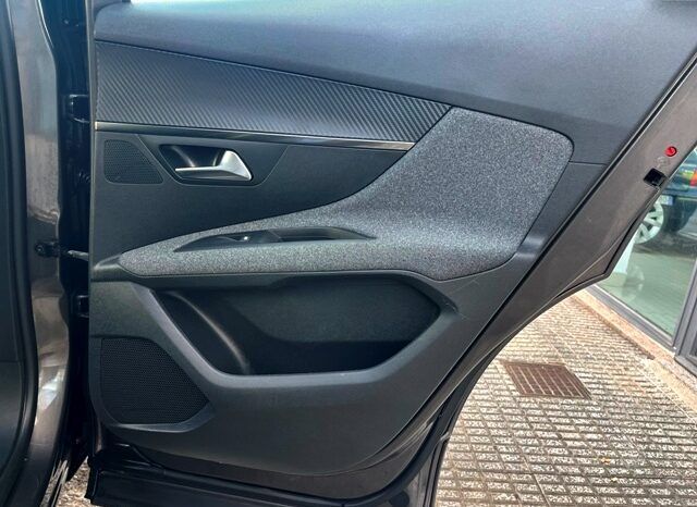 PEUGEOT 3008 ACTIVE PACK 1.5HDI 130CV MODELO 2022 lleno