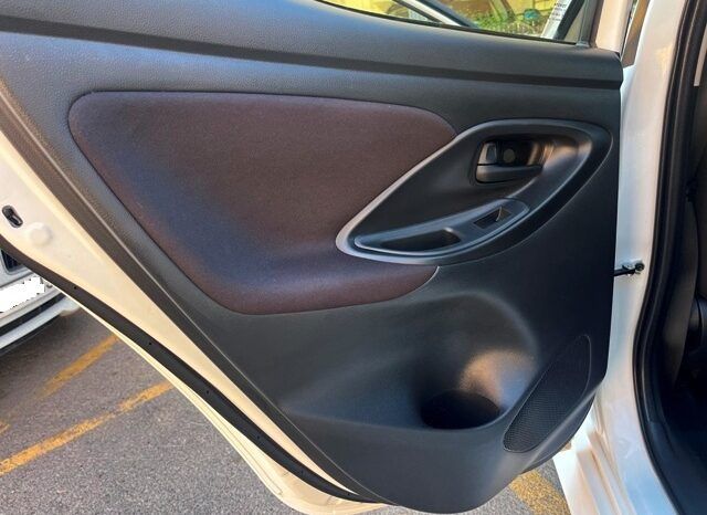 TOYOTA YARIS ACTIVE TECH 1.5 120H HYBRID MODELO 2022 lleno