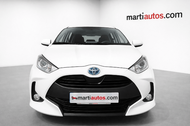 TOYOTA YARIS ACTIVE TECH 1.5 120H HYBRID MODELO 2022 lleno
