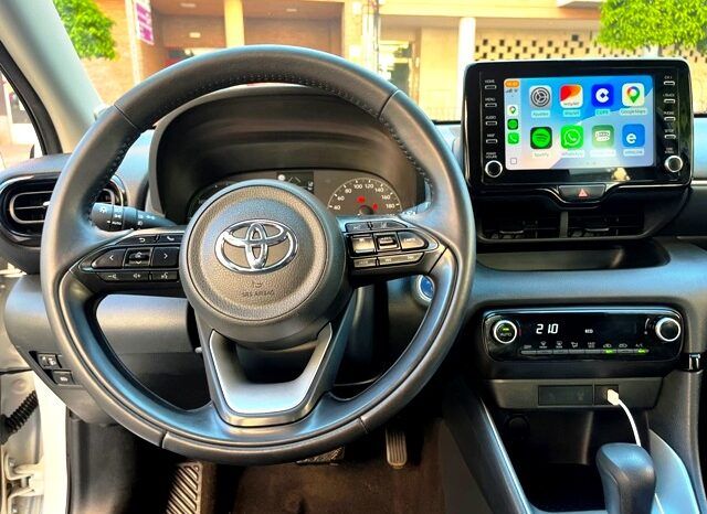 TOYOTA YARIS ACTIVE TECH 1.5 120H HYBRID MODELO 2022 lleno