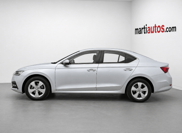 SKODA OCTAVIA AMBITION 2.0TDi 115CV AÑO 10-2022 lleno