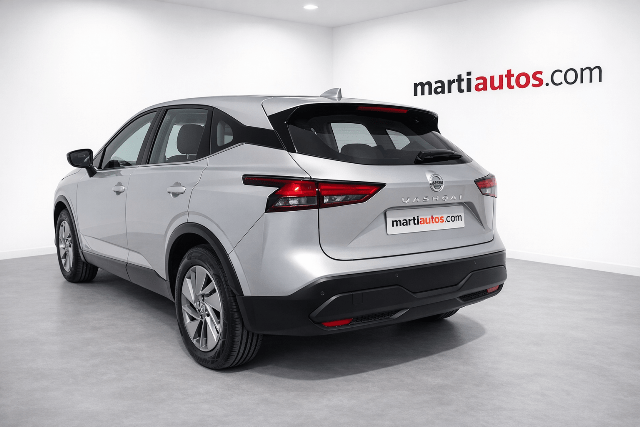 NISSAN QASHQAI HYBRID 1.3i 140CV MODELO 2022 lleno