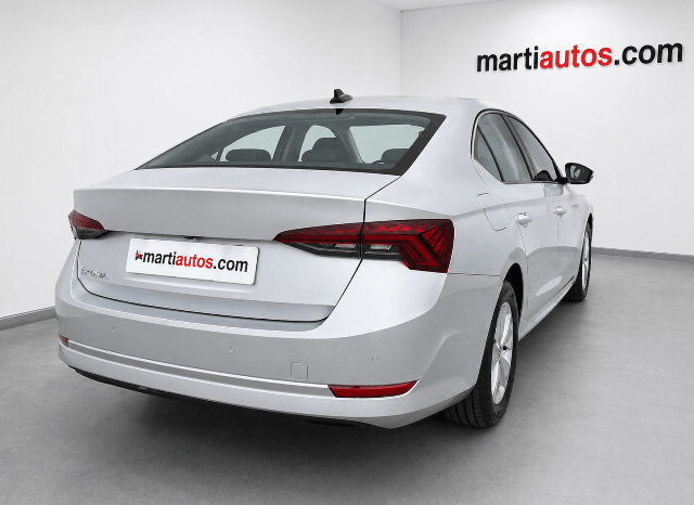 SKODA OCTAVIA AMBITION 2.0TDi 115CV AÑO 10-2022 lleno