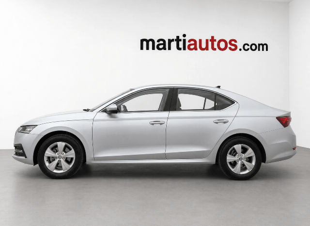 SKODA OCTAVIA AMBITION 2.0TDi 115CV AÑO 10-2022 lleno