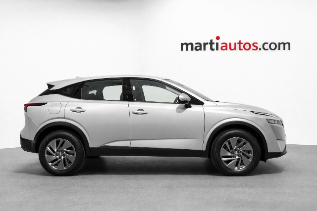 NISSAN QASHQAI HYBRID 1.3i 140CV MODELO 2022 lleno