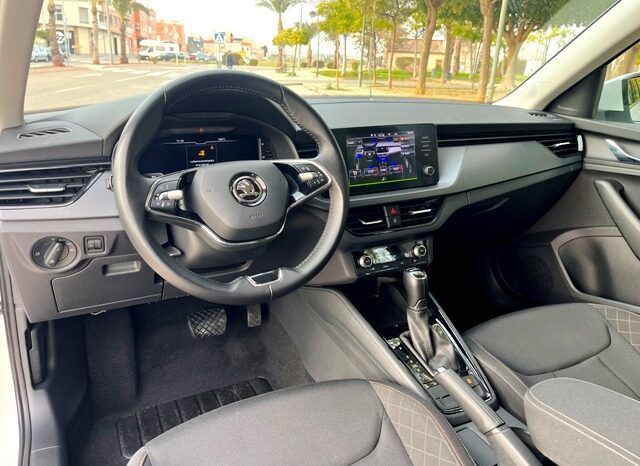 SKODA KAMIQ AMBITION 1.0TSi 110CV DSG – AUTOMATICO AÑO 2021 lleno