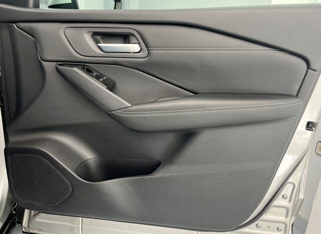 NISSAN QASHQAI HYBRID 1.3i 140CV MODELO 2022 lleno