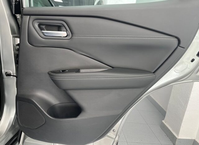 NISSAN QASHQAI HYBRID 1.3i 140CV MODELO 2022 lleno