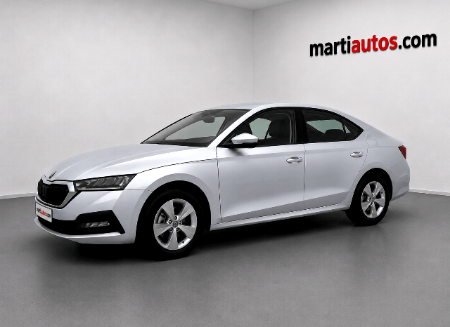 SKODA OCTAVIA AMBITION 2.0TDi 115CV AÑO 2022 lleno