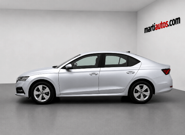 SKODA OCTAVIA AMBITION 2.0TDi 115CV AÑO 2022 lleno