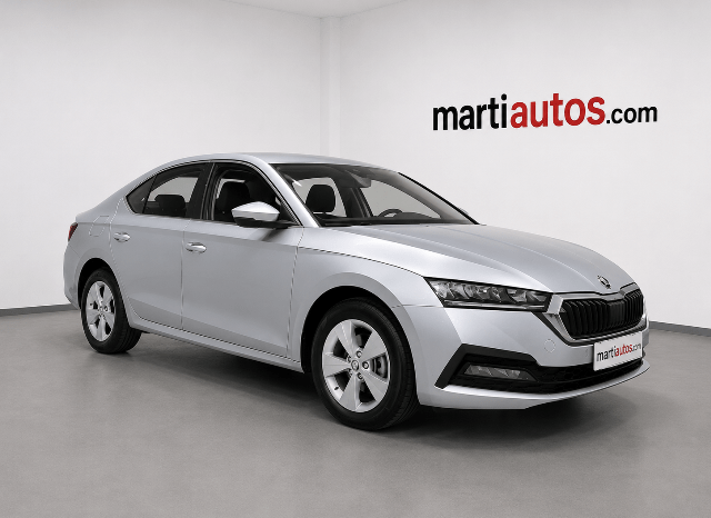 SKODA OCTAVIA AMBITION 2.0TDi 115CV AÑO 2022 lleno