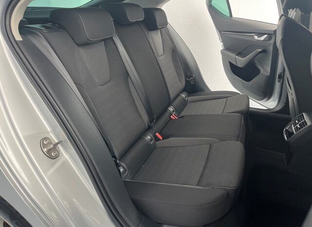 SKODA OCTAVIA AMBITION 2.0TDi 115CV AÑO 2022 lleno