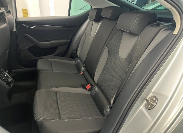 SKODA OCTAVIA AMBITION 2.0TDi 115CV AÑO 2022 lleno