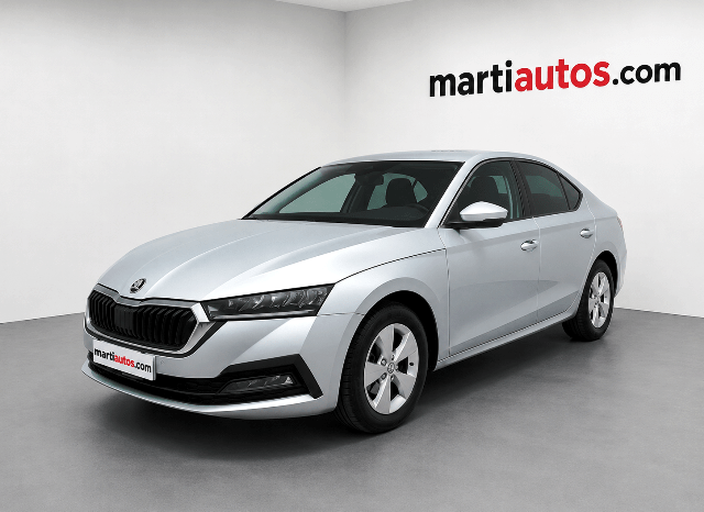SKODA OCTAVIA AMBITION 2.0TDi 115CV AÑO 2022 lleno