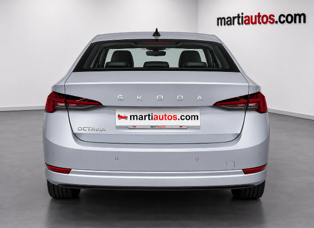 SKODA OCTAVIA AMBITION 2.0TDi 115CV AÑO 2022 lleno