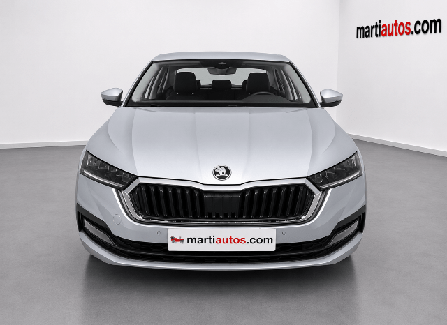SKODA OCTAVIA AMBITION 2.0TDi 115CV AÑO 2022 lleno