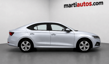 SKODA OCTAVIA AMBITION 2.0TDi 115CV AÑO 2022 lleno