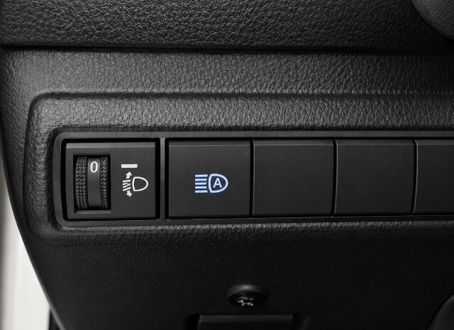 TOYOTA COROLLA TOURING SPORT 125H HYBRID ACTIVE TECH AÑO 2022 lleno