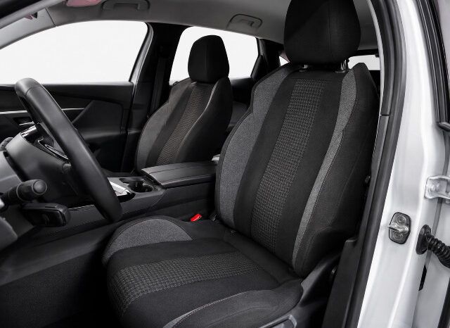 PEUGEOT 3008 ACTIVE PACK 1.5HDi 130CV MODELO 2022 lleno