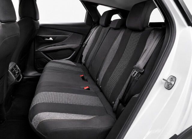 PEUGEOT 3008 ACTIVE PACK 1.5HDi 130CV MODELO 2022 lleno