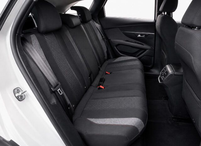 PEUGEOT 3008 ACTIVE PACK 1.5HDi 130CV MODELO 2022 lleno
