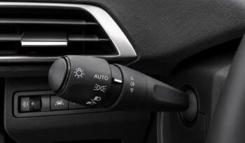 PEUGEOT 3008 ACTIVE PACK 1.5HDi 130CV MODELO 2022 lleno