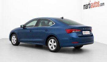 SKODA OCTAVIA AMBITION 2.0TDi 115CV 6 VELOCIDADES AÑO 2022 lleno