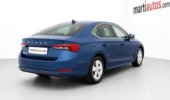 SKODA OCTAVIA AMBITION 2.0TDi 115CV 6 VELOCIDADES AÑO 2022 lleno