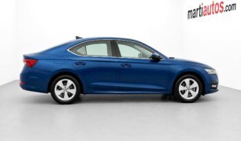 SKODA OCTAVIA AMBITION 2.0TDi 115CV 6 VELOCIDADES AÑO 2022 lleno