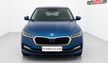 SKODA OCTAVIA AMBITION 2.0TDi 115CV 6 VELOCIDADES AÑO 2022 lleno