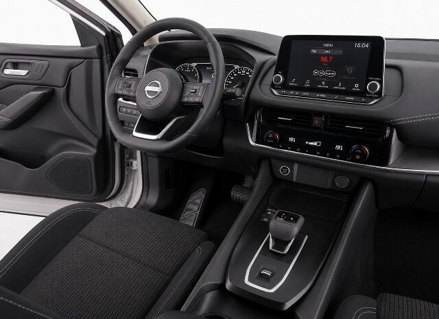 NISSAN QASHQAI HYBRID 1.3i 158CV X TRONIC AÑO 2023 lleno