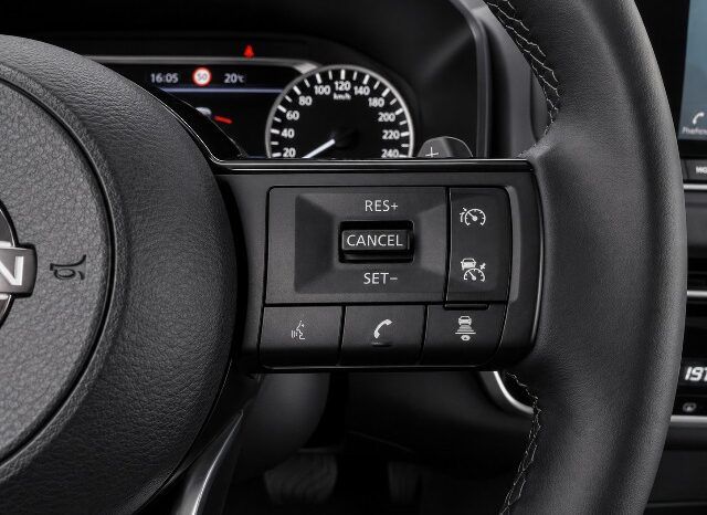 NISSAN QASHQAI HYBRID 1.3i 158CV X TRONIC AÑO 2023 lleno