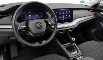 SKODA OCTAVIA AMBITION 2.0TDi 115CV 6 VELOCIDADES AÑO 2022 lleno
