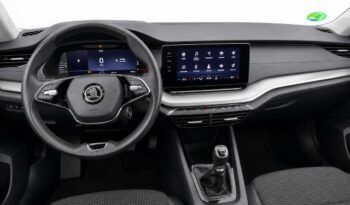SKODA OCTAVIA AMBITION 2.0TDi 115CV 6 VELOCIDADES AÑO 2022 lleno