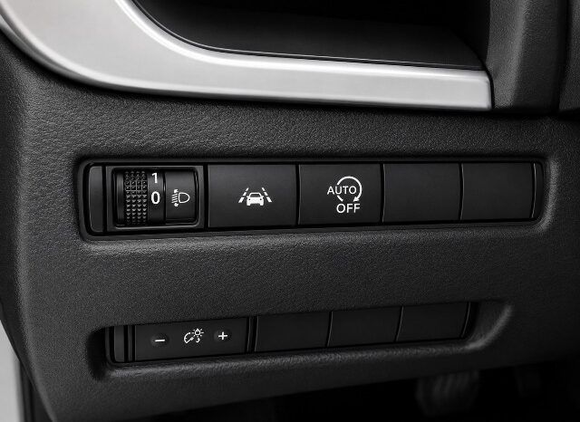 NISSAN QASHQAI HYBRID 1.3i 158CV X TRONIC AÑO 2023 lleno