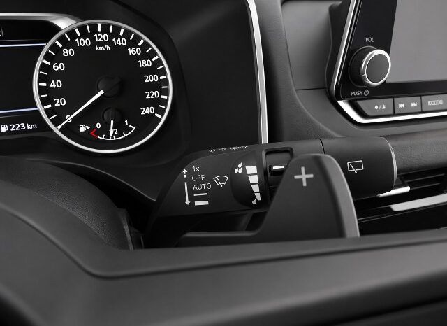 NISSAN QASHQAI HYBRID 1.3i 158CV X TRONIC AÑO 2023 lleno